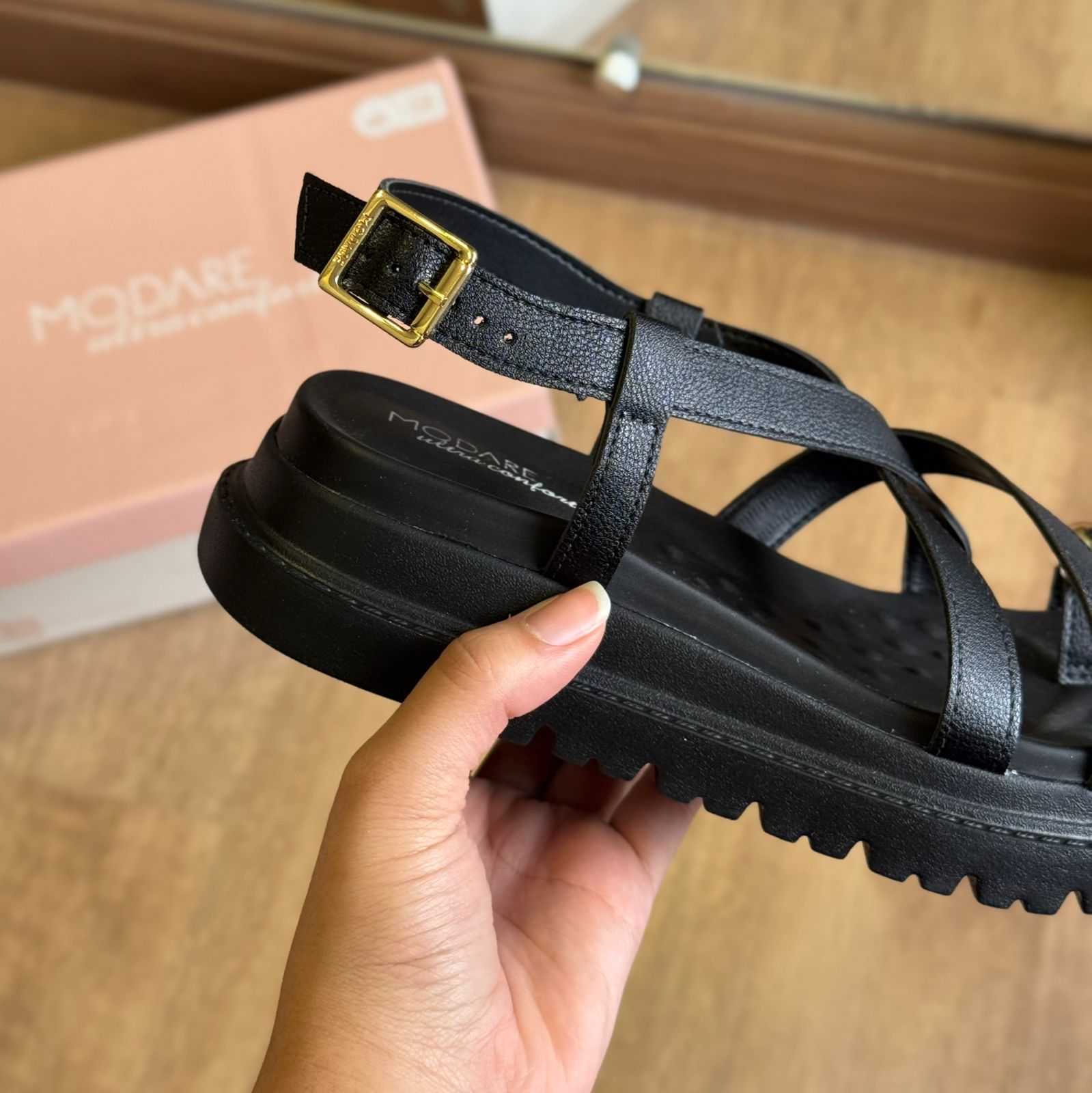 Sandália Modare Detalhe Dourado no Dedo 7200.107 - Imagem 9